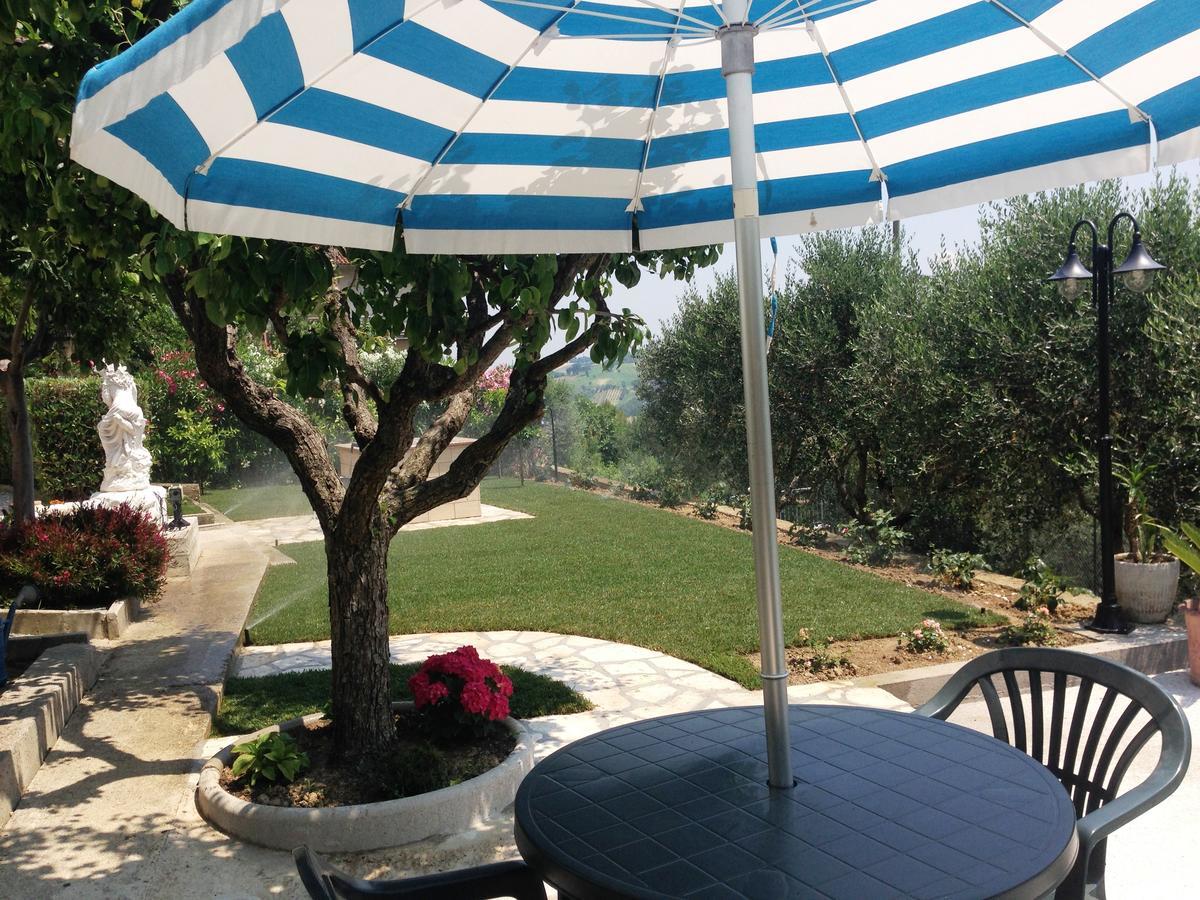 B&B Le Dive Ostra Bagian luar foto
