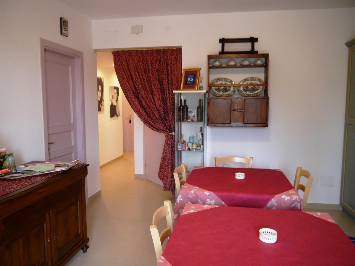 B&B Le Dive Ostra Bagian luar foto