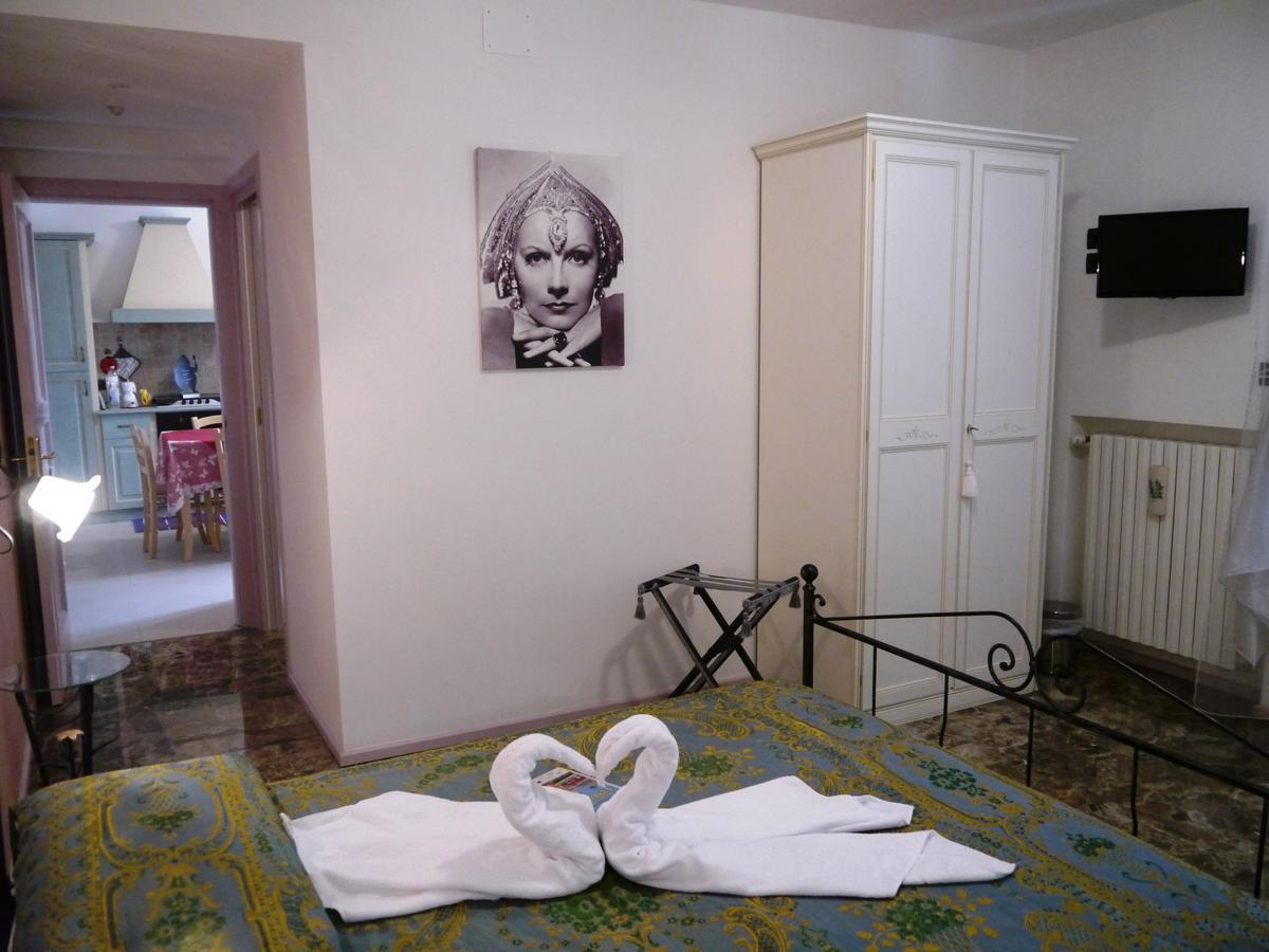 B&B Le Dive Ostra Bagian luar foto