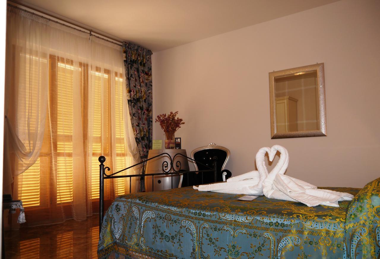 B&B Le Dive Ostra Bagian luar foto
